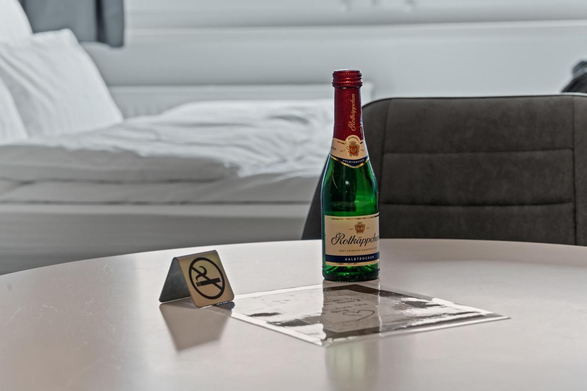 Appartement Fuer 1-2 - Wlan - Parkplatz - Homeoffice カイザースラウテルン エクステリア 写真