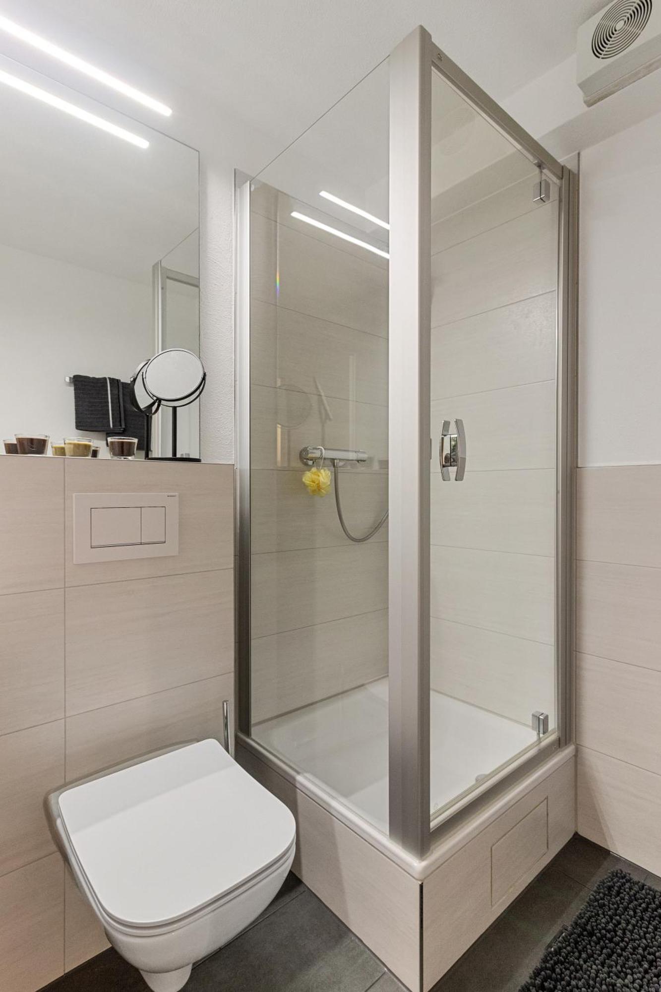 Appartement Fuer 1-2 - Wlan - Parkplatz - Homeoffice カイザースラウテルン エクステリア 写真