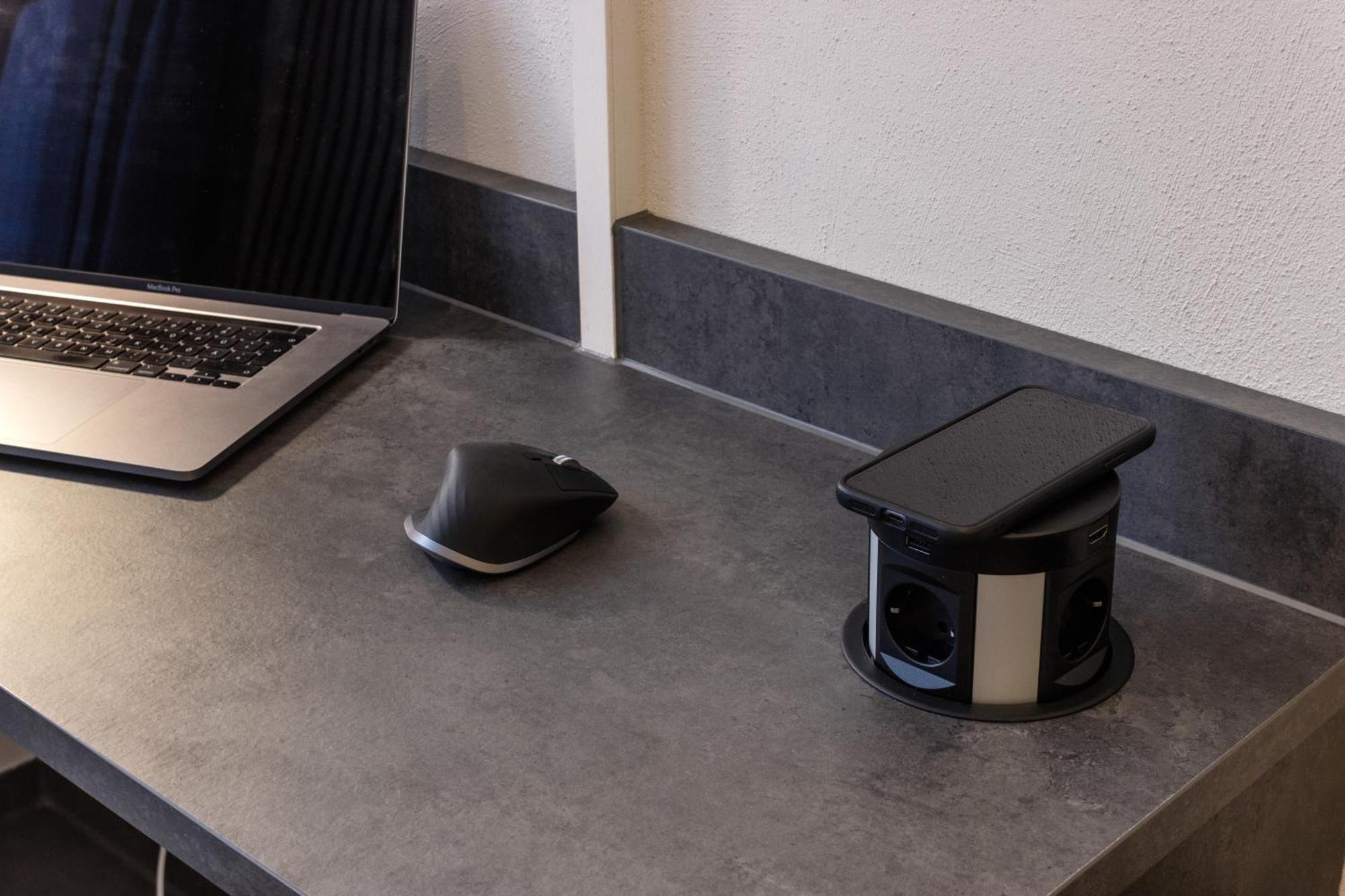 Appartement Fuer 1-2 - Wlan - Parkplatz - Homeoffice カイザースラウテルン エクステリア 写真